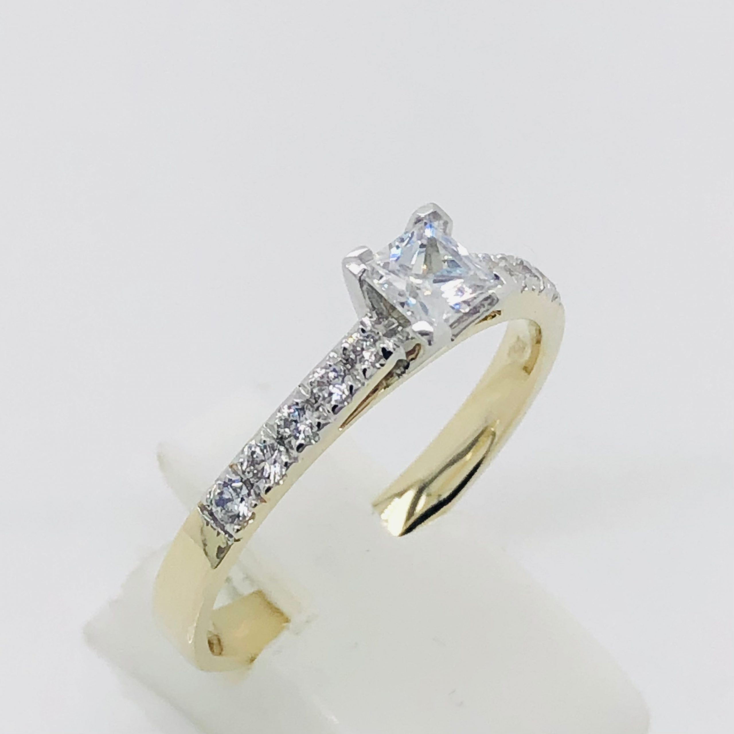 9ct Gold Engagement Ring with Square Princess Cut Cubic Zirconia center ...