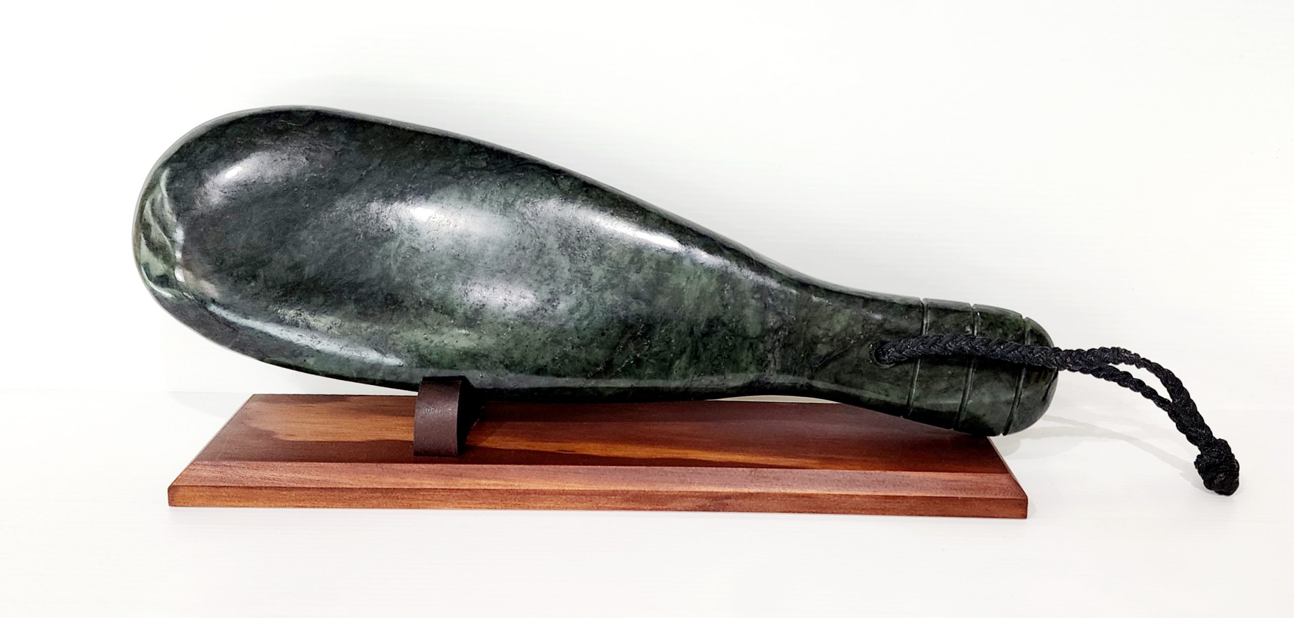 New Zealand Greenstone / Pounamu Mere (400mm Long) with Stand Greenstone?Jewellery 