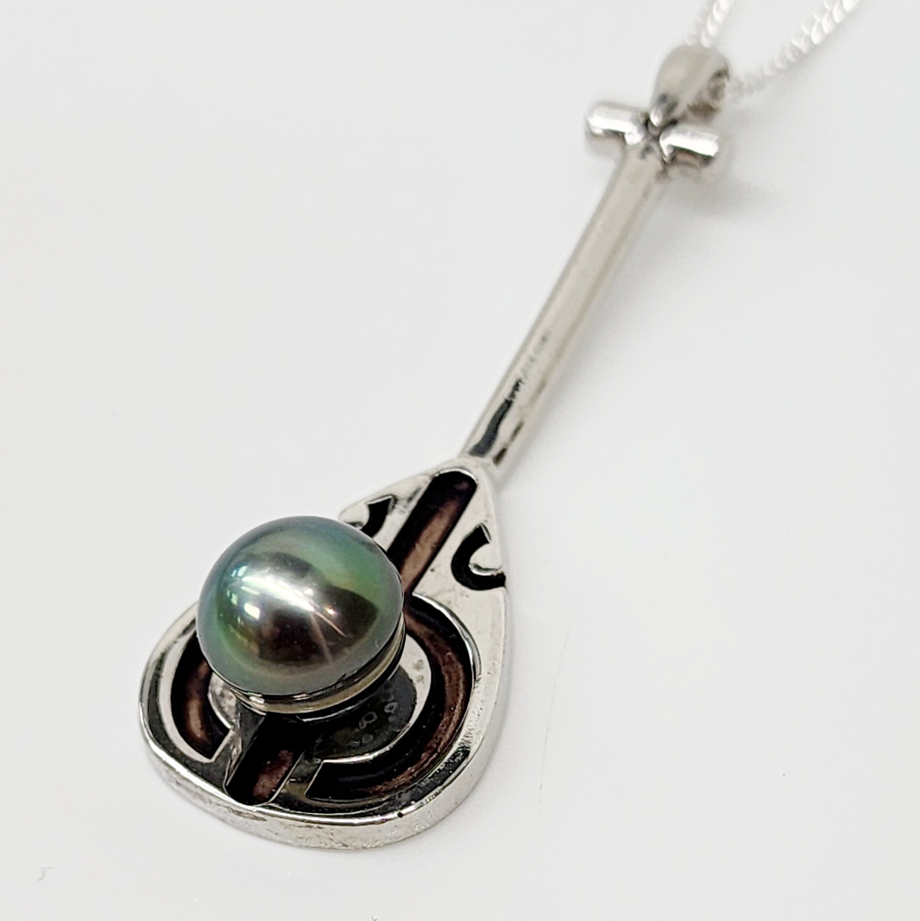 Sterling Silver Paddle Pendant with Round Cook Island Black Pearl