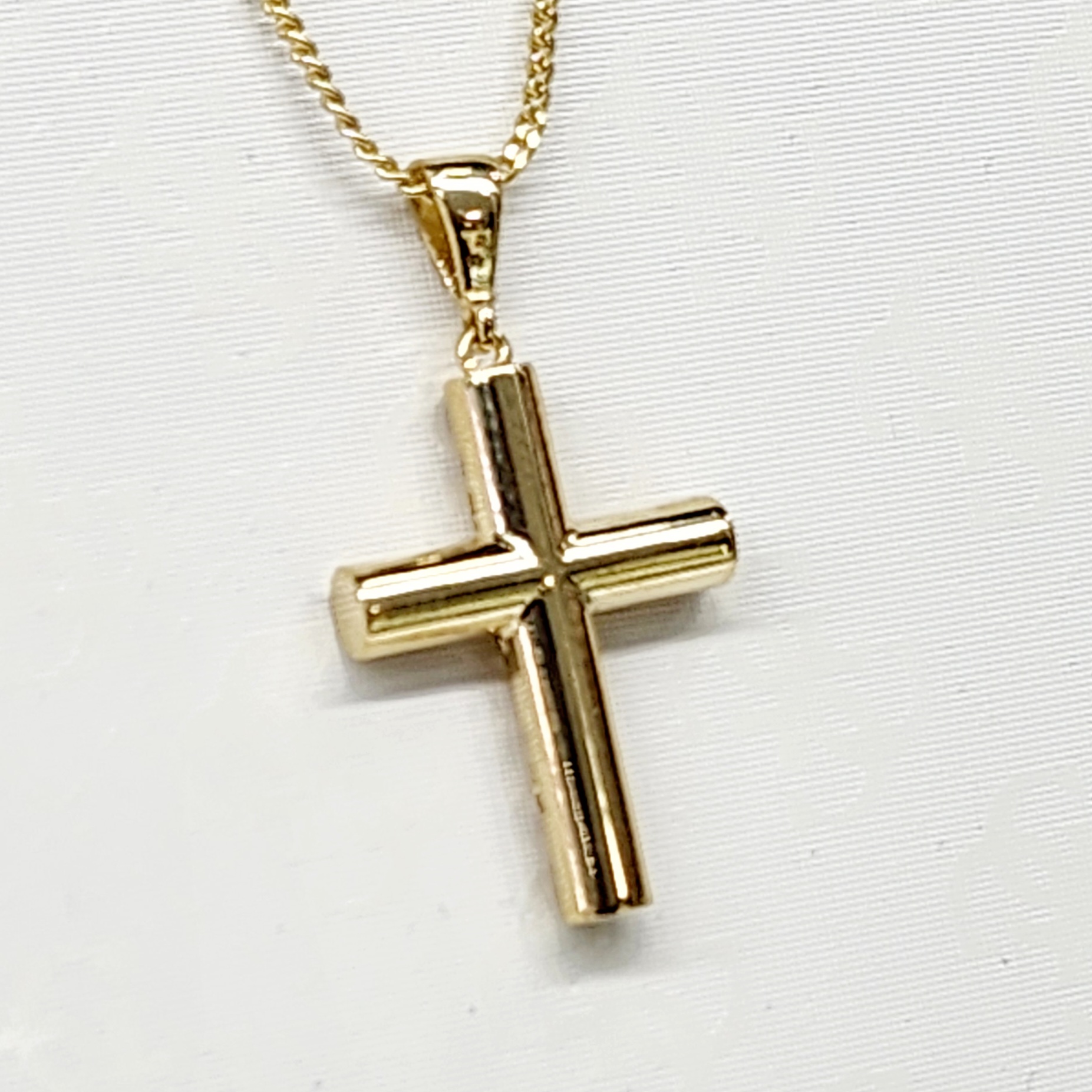 9ct Yellow Gold Cylinder Cross Pendant 14.70mm x 27.30mm Gold Bracelets 