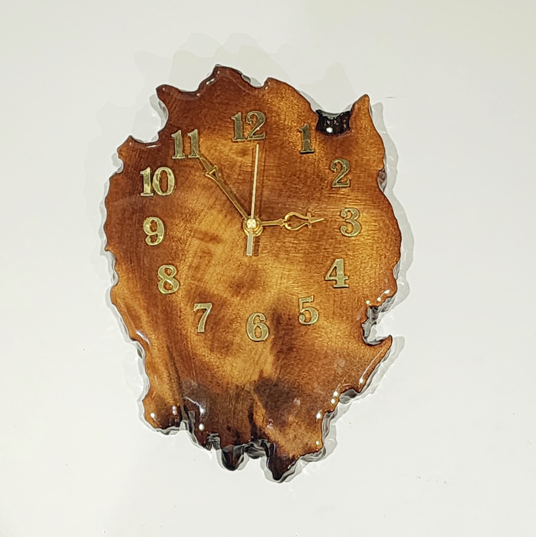 New Zealand Swamp Kauri Wall Clock  - KC-RDZ 21ST MIRROR KEYS 